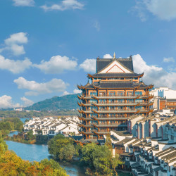 太湖龙之梦7店通兑标间/大床房享1晚+双人冰雪世界（滑雪）+乐园二选一+双早 超长有效期