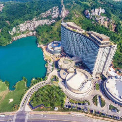 太湖龙之梦6店通兑标间/大床房享1晚+双人冰雪小镇/动物世界二选一+双早