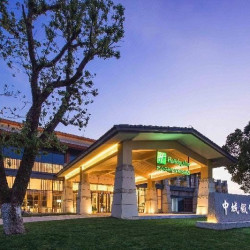昆山花桥中城假日酒店1晚+湖岸火舞秀+入住即享