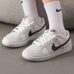 NIKE DUNK LOW 女款运动休闲鞋 IM6025-121