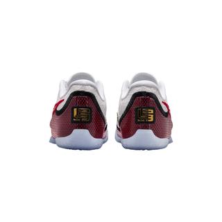 耐克（NIKE）詹姆斯
