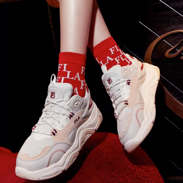今日必买：FILA 山丘鞋 女款老爹鞋厚底运动鞋