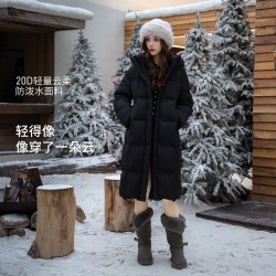 坦博尔 云朵泡芙长款过膝连帽加厚女士羽绒服