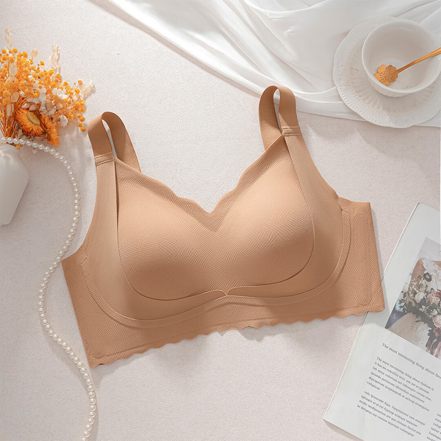 千奈美 薄款无钢圈无痕聚拢文胸 焦糖色