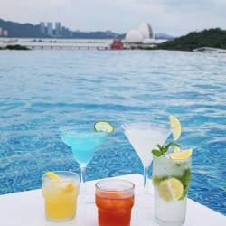 珠海望海楼酒店2晚+酒店精美旅拍服务+店内手绘瓷器50代金券2张+含粤式茶点-任点任食双人午餐*2次+睡眠喷雾*1...