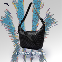 安踏 凯里·欧文系列斜挎包男女同款提挎包时尚单肩背包