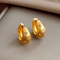 珍宝银楼 2026新款金色拉丝金属耳环女轻奢气质耳钉时尚个性百搭耳饰品