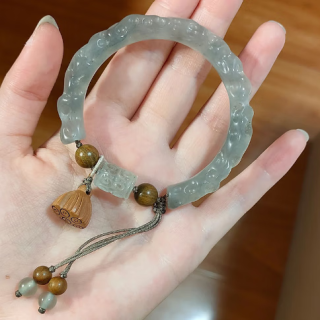 欧阳先生 新中式白月光冰透莲花手镯 A27-206