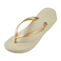 黑玛（Hotmarzz）人字拖女坡跟外穿厚底凉拖鞋防滑沙滩鞋简约居家人字拖纯色高跟 杏色 35