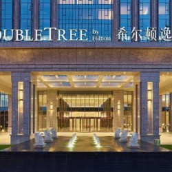 保定中博希尔顿逸林酒店1晚+入住期间使用健身房及游泳池+逸林曲奇饼干1份+古动物馆门票