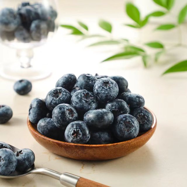 今日必买：京鲜生 今年必吃蓝莓！云南产地直发新鲜采摘！ 12盒中果14mm+ 125g/盒