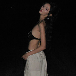 OMOM 性感深V三角连体泳衣女式修身显瘦海边度假温泉泳装 黑色 S