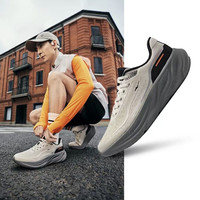 鸿星尔克 云步 男子减震跑步鞋