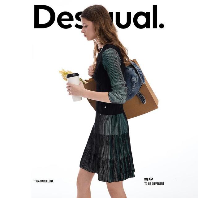 Desigual 26春夏新品弹力修身撞色坑条圆领女式针织衫