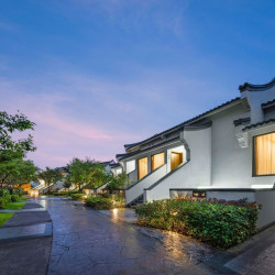 宁波东钱湖万金雷迪森度假酒店2晚+Mini吧+欢迎水果+淘气堡儿童乐园+旅拍体验+餐饮代金券