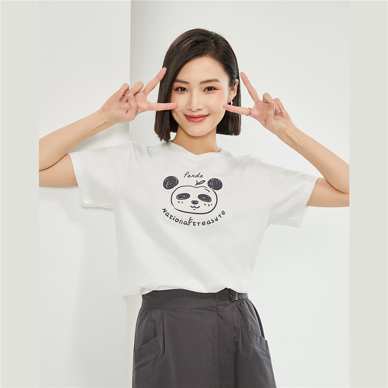 01 皎白
