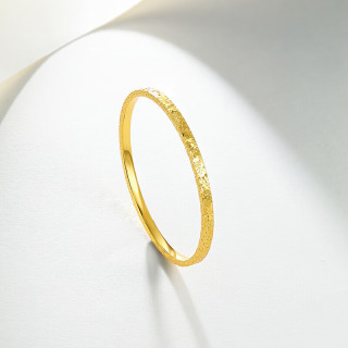 周六福 S999足银手镯 爆闪碎冰冰黄金色实心银镯 56mm