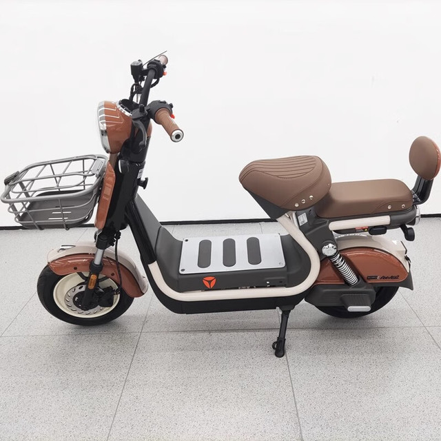 雅迪 电动车2025款新一代冠能热浪70电动自行车通勤车新国标踏板车全新