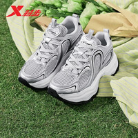 特步 女款休闲运动鞋