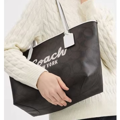 COACH 经典老花女士托特包大容量