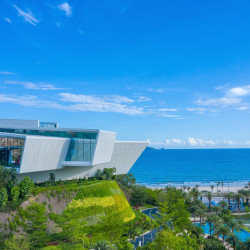 惠州双月湾泰丽云顶度假酒店1晚+打卡一滴水图书馆+网红旅拍1份+打卡悬崖艺术馆