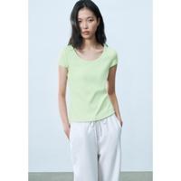 UR UR2025春季新款女装时尚休闲百搭修身短款短袖T恤UWB450017