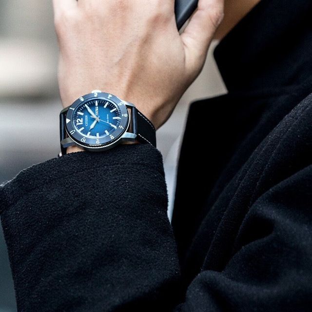 CITIZEN 抄底购！不锈钢镀玫瑰金色间BIP光动能男表 5年保修 AW0077-19LB