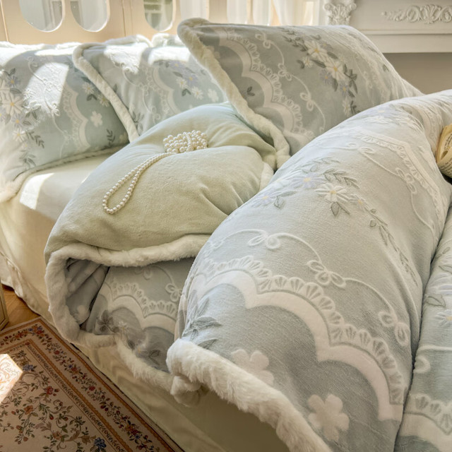 Krupp Corp 克努帛 Krupp Corp A类加厚保暖牛奶绒雕花四件套 3.75kg 200*230cm