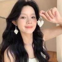 半日逅屿 法式贝壳花瓣流苏耳环女款夏天轻奢小众耳钉高级感无耳洞 贝壳流苏花瓣耳环