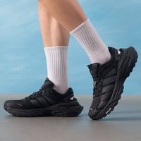 adidas XLG STORM EDGE 男女跑步鞋 KK1001