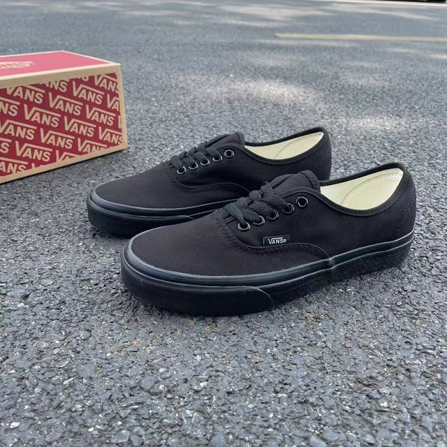 VANS Authentic 黑武士硫化鞋底低帮帆布鞋板鞋