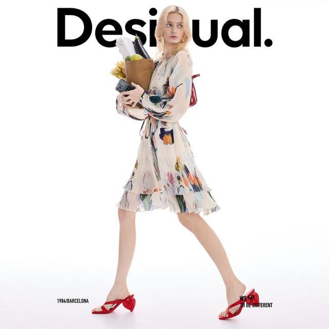 Desigual 26春夏新品宽松插画印花压皱插肩长袖连衣裙