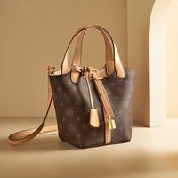 奥康 爆款水桶包手提包大容量单肩斜挎包菜篮子包