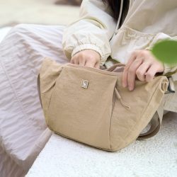 爱华仕 轻便 女士斜挎包