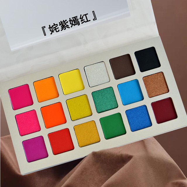 qymJS 眼影盘化妆师舞台彩妆显色哑光闪粉十八色综合日常新款
