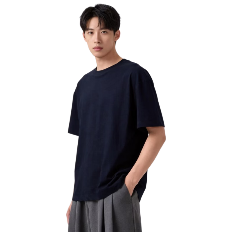 黑色