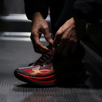 安德玛 Velociti Elite CT 男女通用跑鞋 6014360