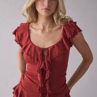  urban outfitters 荷叶边设计 女士上衣