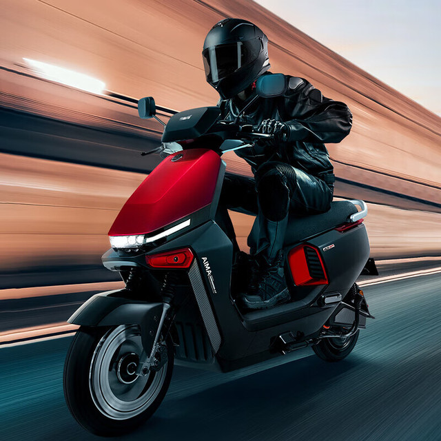 爱玛 Plus年度新品电动车金标石墨烯大功率长续航高速电动摩托车 A7 云母银