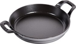 STAUB 珐宝 1004110 可叠放砂锅盘，圆形（20 厘米，0.75 升，砂锅盘内有哑光黑色珐琅）石墨灰色