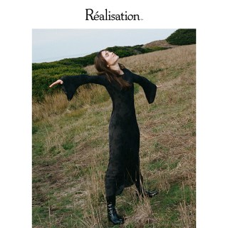 Réalisation Par The Gia 真丝长袖船领连衣裙