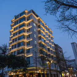 昆明里里酒店LI LI·HOTEL（南屏步行街店）1晚