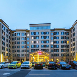 玫瑰汤泉酒店1晚+园区无动力儿童设施畅玩+客房内精致私汤泡池温泉+免費停车