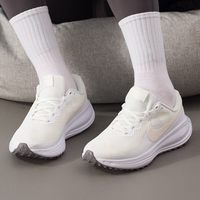 NIKE REVOLUTION 8 女款跑步鞋 HJ8485-106