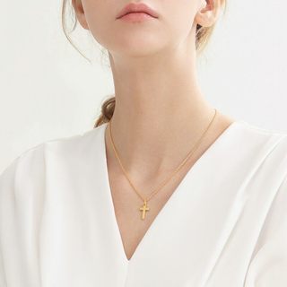 周生生 黄金足金十字架吊坠 女款 86202P