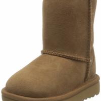 UGG 女性  靴子 中筒  CHESTNUT 尺码7 TODDLER