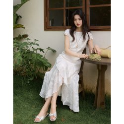 谜秀 法式剪花连衣裙小白裙