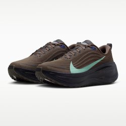 NIKE Vomero Plus 男款跑步鞋 IR7550-030