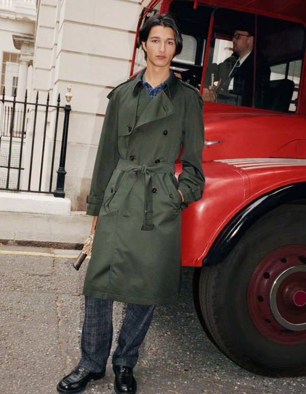 当英伦风遇上夏日衣橱:Burberry这五件单品,值得你“投资”一份经典