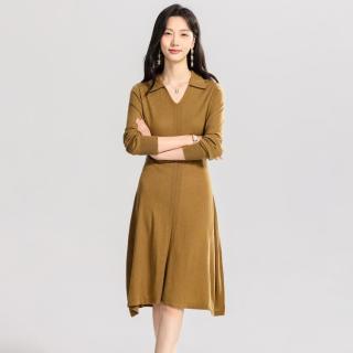 Sanpowa 羊毛翻领V领针织连衣裙